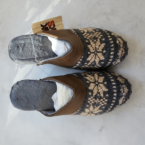 New Muk Luks size 10/40 9/39 warm winter clogs - Picture 3 of 13